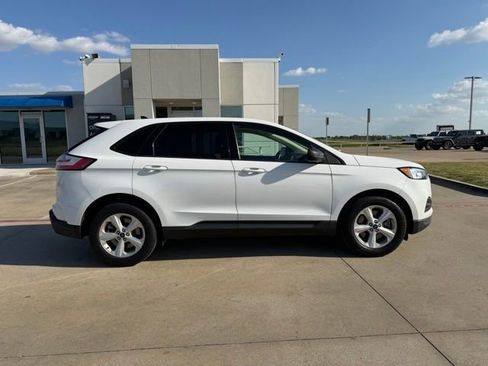 Used 2022 Ford Edge SE image 2