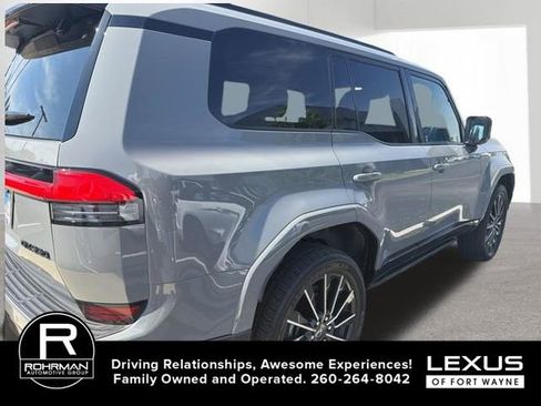 Used 2024 Lexus GX 550 w/ Accessory Package (2T) AWD/4WD image 10