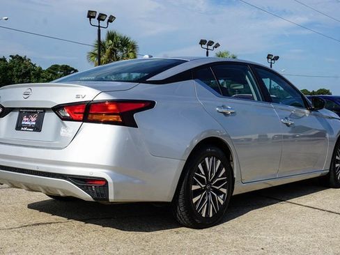 Used 2024 Nissan Altima 2.5 SV image 4