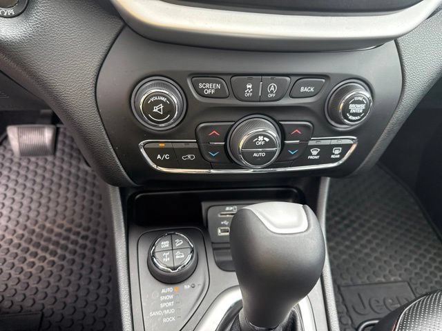 Used 2018 Jeep Cherokee Trailhawk w/ Quick Order Package 27L AWD/4WD image 25