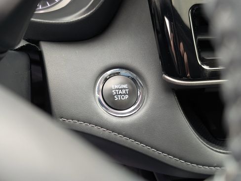 Used 2023 Toyota Highlander XLE image 20