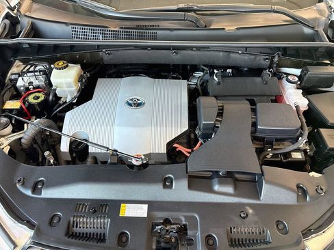 Used 2019 Toyota Highlander XLE AWD/4WD image 29