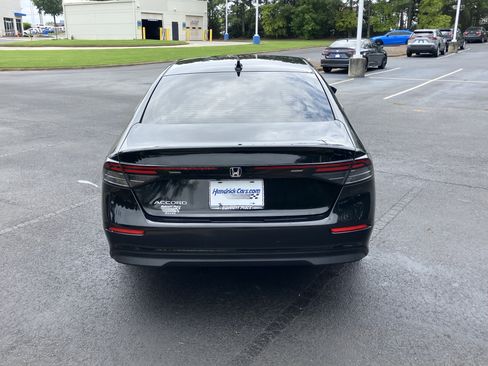 Used 2025 Honda Accord SE image 9