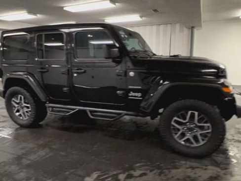 Used 2024 Jeep Wrangler Unlimited Sahara image 2