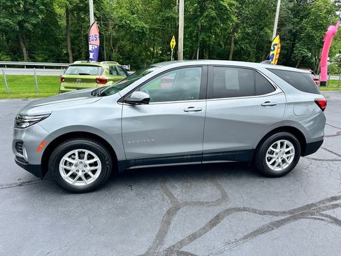 Used 2023 Chevrolet Equinox LT image 2