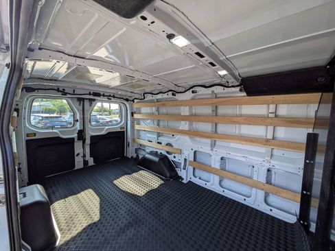 Used 2024 Ford Transit 250 Low Roof w/ Exterior Upgrade Package RWD image 18
