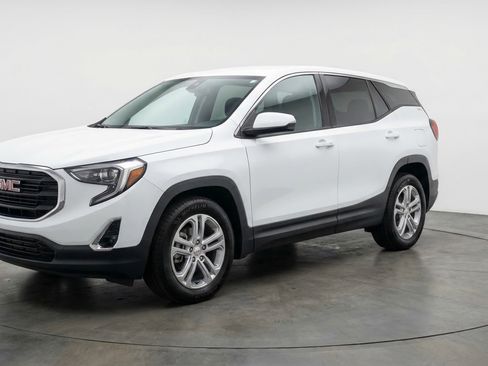 Used 2024 GMC Terrain SLE FWD image 3