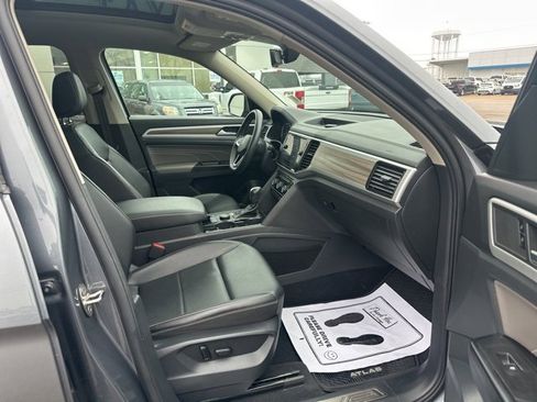 Used 2021 Volkswagen Atlas SEL w/ MDO Package (Bench Seat) image 8