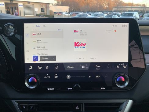 Used 2025 Lexus RX 450h AWD w/ Luxury Package image 23