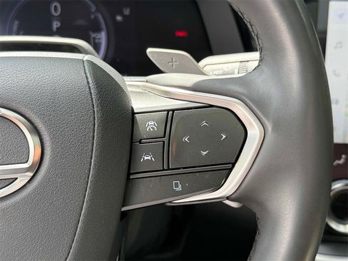 Used 2023 Lexus RZ 450e Premium image 32