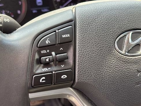 Used 2020 Hyundai Tucson Limited FWD image 30