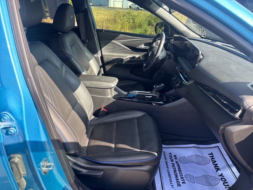 Used 2025 Buick Envista Sport Touring w/ Convenience I Package FWD image 9