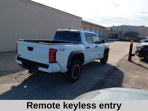 Used 2024 Toyota Tacoma TRD Off-Road image 4