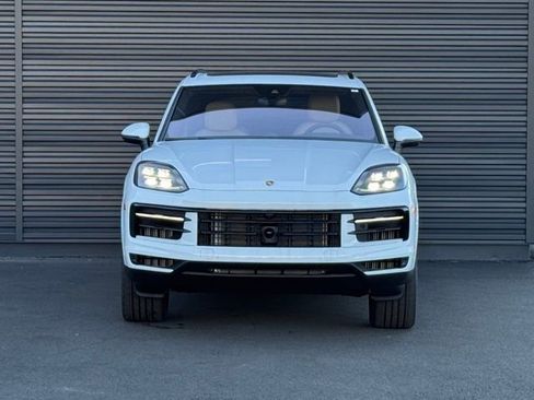 New 2025 Porsche Cayenne E-Hybrid AWD/4WD image 10
