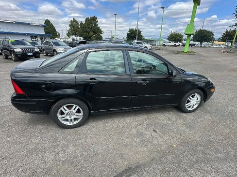 Used 2001 Ford Focus SE image 3