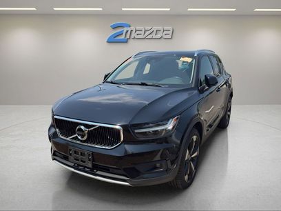 Used 2021 Volvo XC40 T5 Momentum