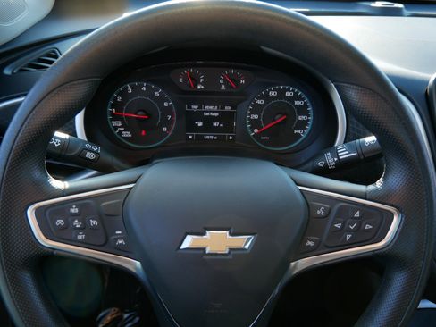 Used 2024 Chevrolet Malibu LT image 25