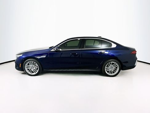 Used 2024 BMW 530i w/ Premium Package image 4