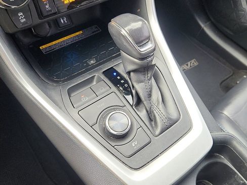 Used 2019 Toyota RAV4 XSE image 18