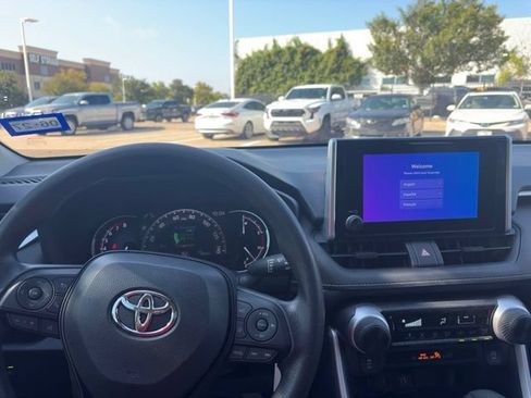 Used 2024 Toyota RAV4 LE FWD image 10