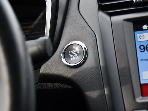 Used 2018 Ford Fusion Titanium FWD image 18
