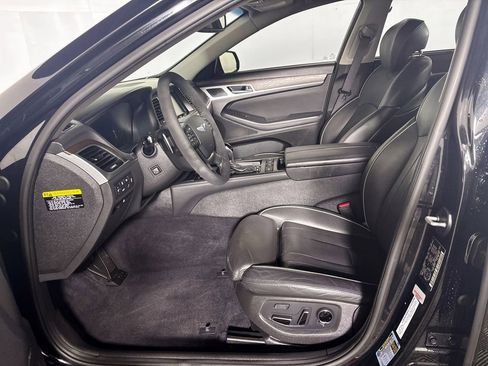Used 2015 Hyundai Genesis 3.8 image 11