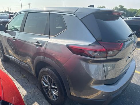 Used 2024 Nissan Rogue S AWD/4WD image 29