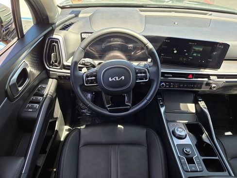 Used 2025 Kia Sorento EX FWD image 13