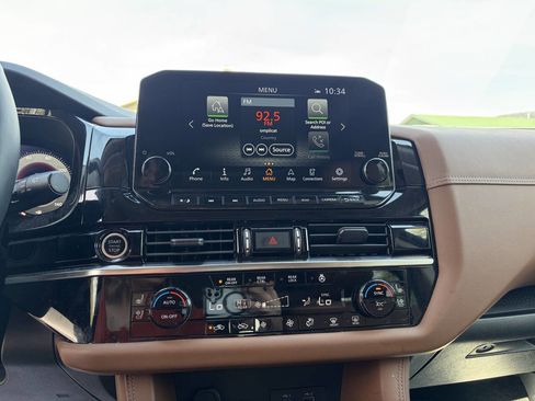 Used 2023 Nissan Pathfinder Platinum image 24