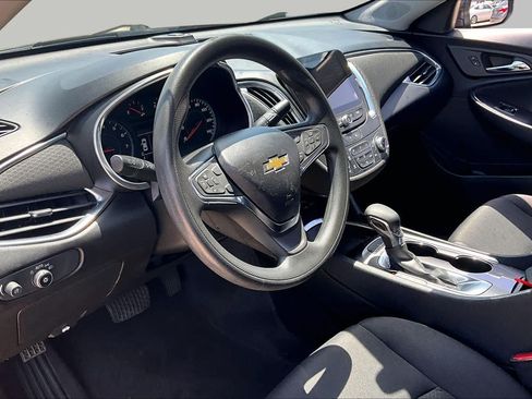 Used 2021 Chevrolet Malibu LT FWD image 17