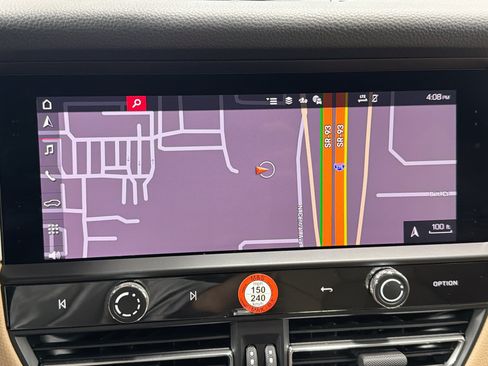Certified 2026 Porsche Macan AWD/4WD image 31
