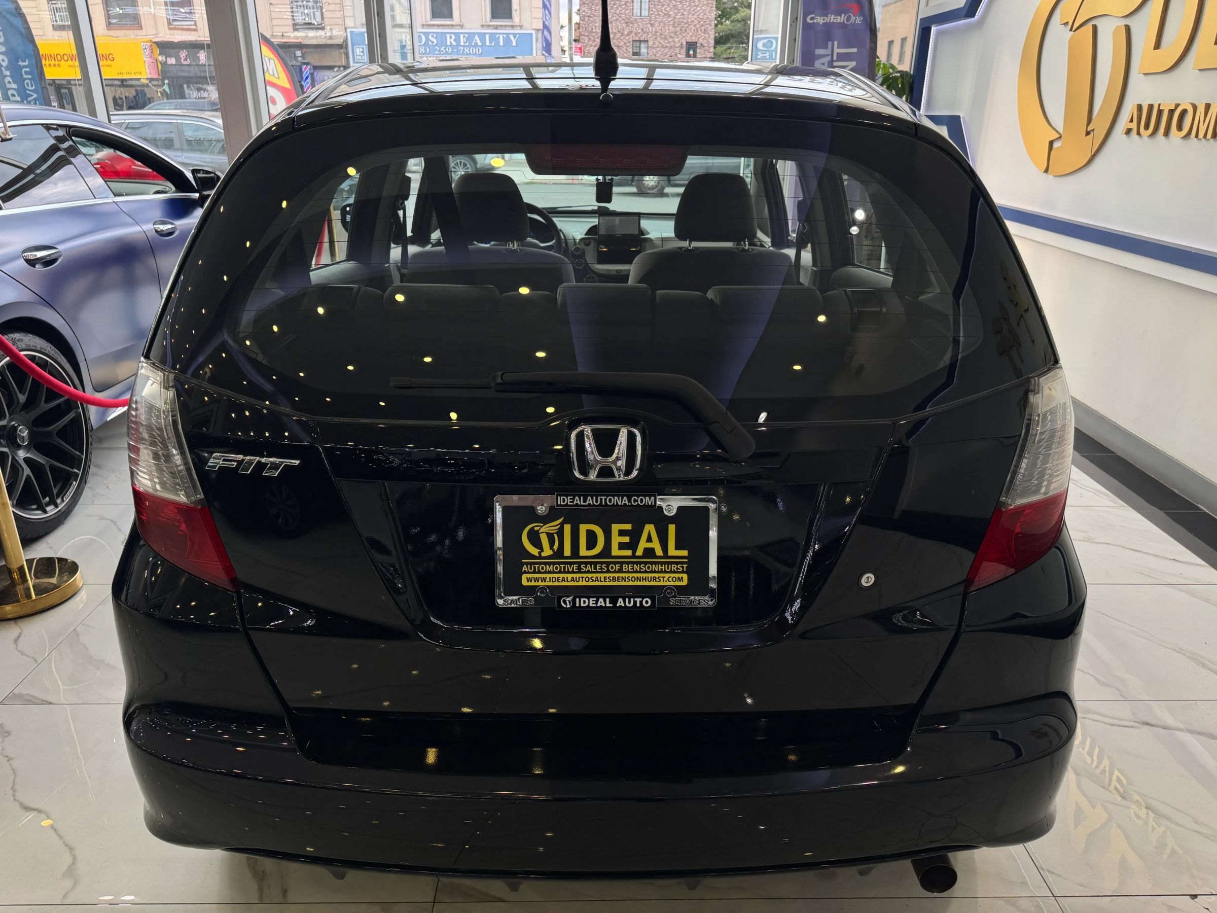Used 2010 Honda Fit image 6