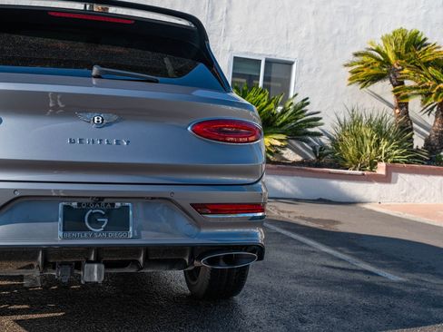 Used 2021 Bentley Bentayga Speed image 34