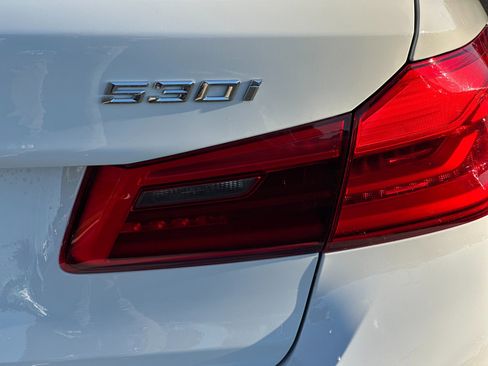 Used 2019 BMW 530i w/ Convenience Package image 35