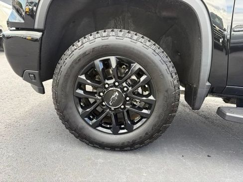 Used 2025 Chevrolet Silverado 2500 Custom w/ Custom Value Package AWD/4WD image 9