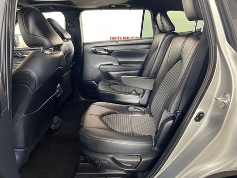 Used 2022 Toyota Highlander XSE image 22