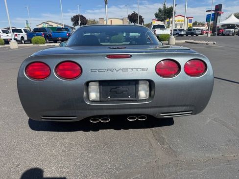 Used 2004 Chevrolet Corvette Coupe w/ Preferred Equipment Group RWD image 7