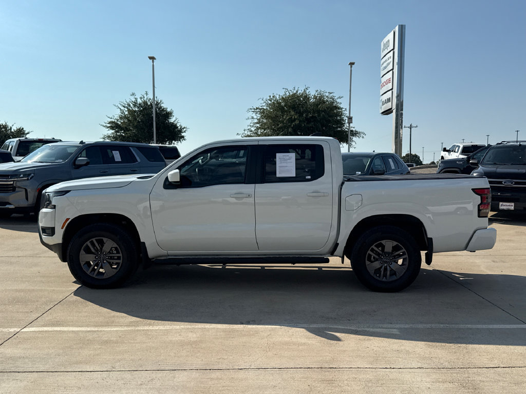 Used 2025 Nissan Frontier SV AWD/4WD image 5