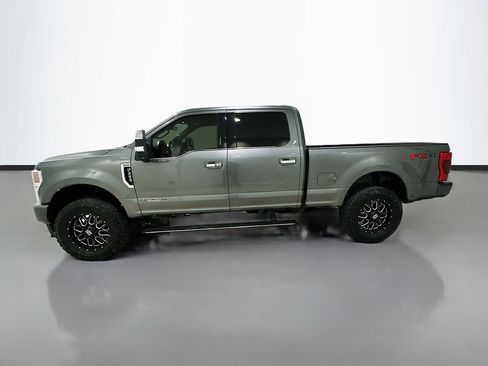 Used 2022 Ford F250 Platinum w/ FX4 Off-Road Package AWD/4WD image 4
