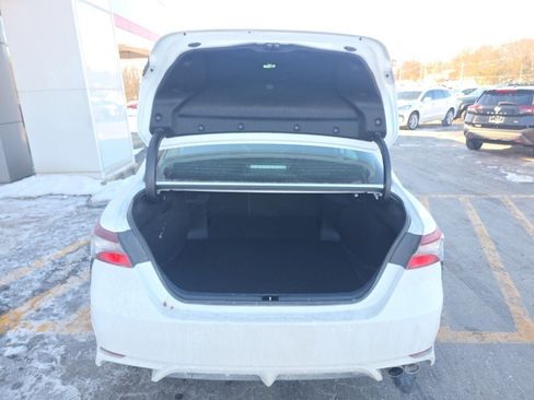 Used 2024 Toyota Camry SE image 6