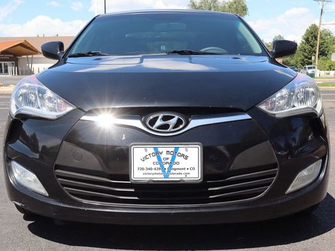 Used 2017 Hyundai Veloster FWD image 13