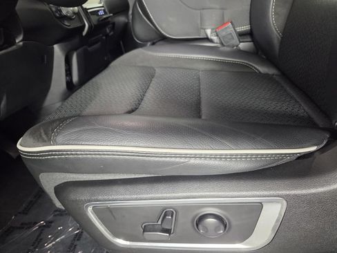 Used 2025 RAM 1500 Laramie AWD/4WD image 12