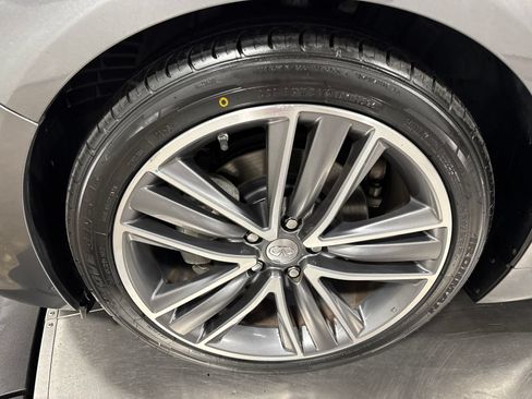 Used 2015 INFINITI Q50 Premium w/ Navigation Package RWD image 2