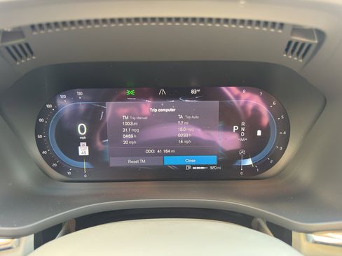 Used 2022 Volvo XC60 B5 Momentum w/ Advanced Package image 9