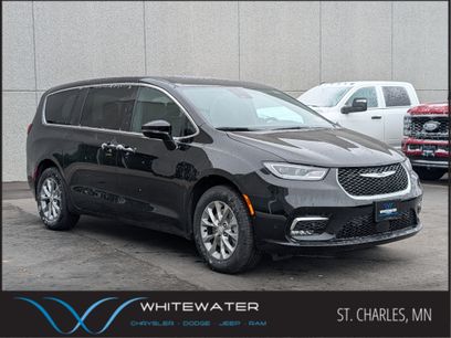 New 2026 Chrysler Pacifica Select
