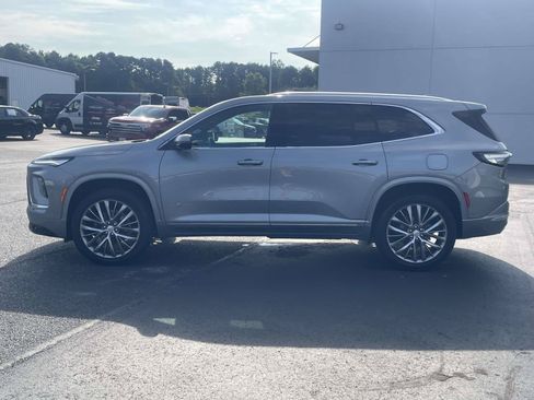 Certified 2025 Buick Enclave Avenir w/ Super Cruise Package AWD/4WD image 11