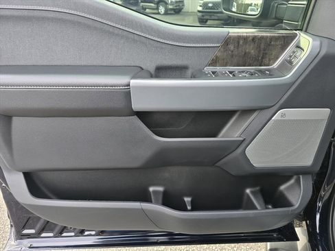 Used 2023 Ford F150 Lariat w/ Trailer Tow Package image 10