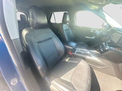 Used 2023 Ford Explorer Limited image 35