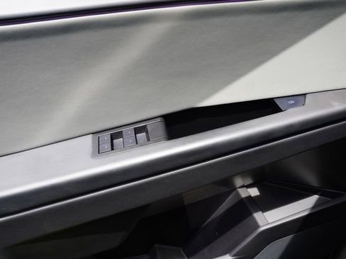 Used 2024 Tesla Cybertruck AWD Crew Cab image 38