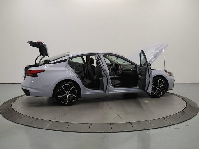 Used 2024 Nissan Altima 2.5 SR FWD image 13
